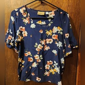 Women's Blue floral elbow sleeve top Roebuck & Co Medium Rayon
